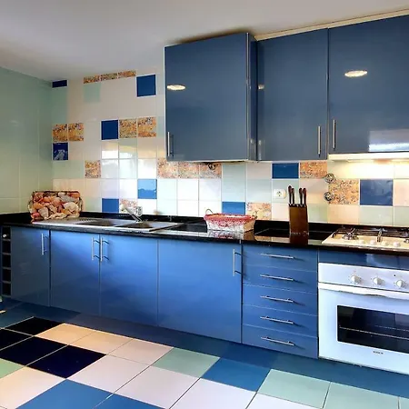 Marina -bbq, Pool & Garden- By Seareen *