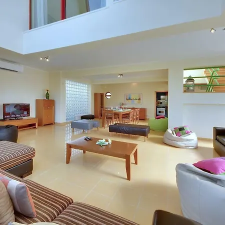 Marina -bbq, Pool & Garden- By Seareen Villa